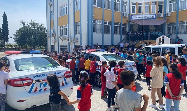 Trafik ekipleri 380 öğrenciye ve 32 öğretmene trafik eğitim semineri verdi