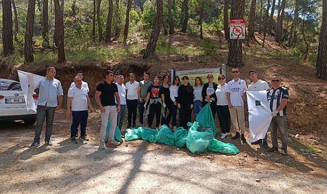 Turizm çalışanlarından Çalıştepe'de temizlik