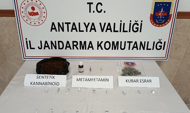 Uyuşturucu tacirini jandarma yakaladı