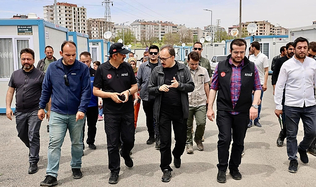 Vali Kızılkaya, Elbistan'da kaldığı yerden devam ediyor