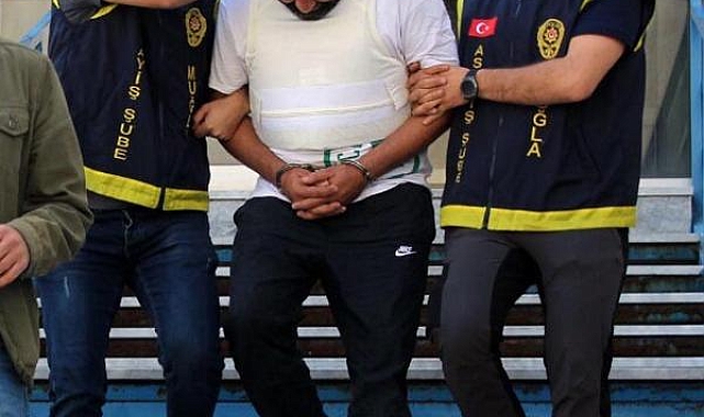 Zeynep'in ölüp ölmediğini kontrol etmek için geri dönmüş