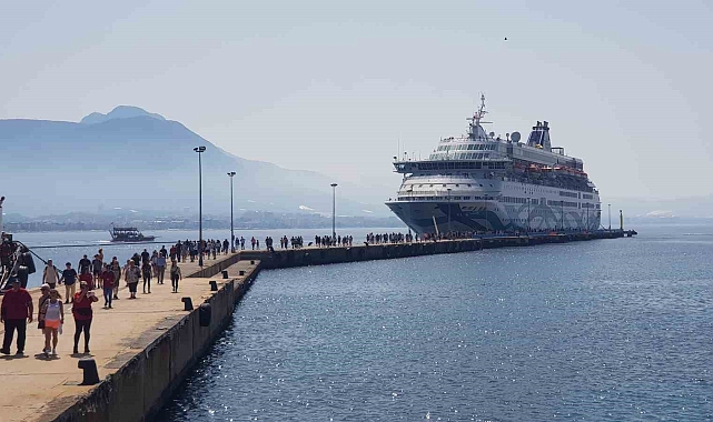 13 yıl aradan sonra İsrailli turist taşıyan ilk gemi Alanya Limanı'na demir attı !