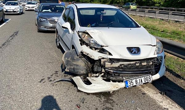 7 aracın karıştığı zincirleme kaza araç kamerasına yansıdı