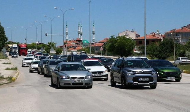 Afyonkarahisar- Antalya kara yolunda bayram yoğunluğu
