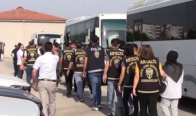 Antalya merkezli 10 ilde 2 milyon TL'lik sanal arkadaşlık sitesi operasyonu