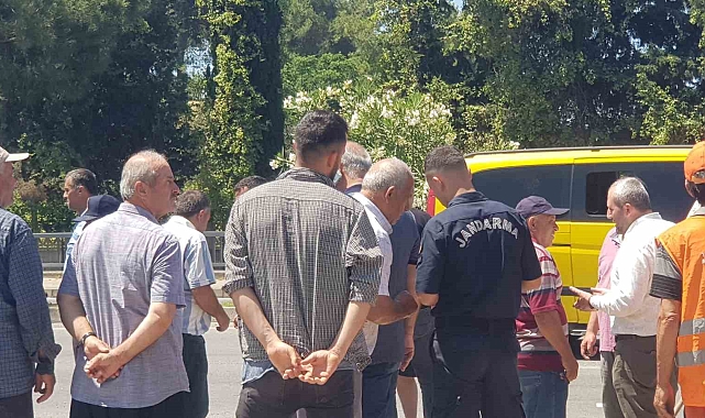 Antalya'da midibüs ile VİP minibüs çarpıştı: 1'i ağır 11 yaralı