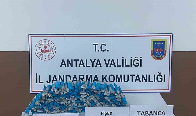 Aranan şüpheli araçta 200 adet elektronik sigara ele geçirildi