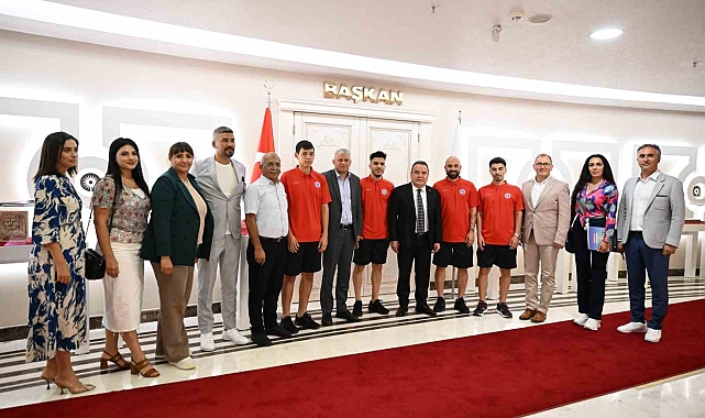 Ayak Tenis takımı Türkiye Şampiyonasına gidiyor