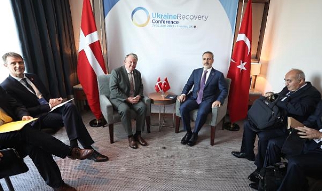 Bakan Fidan, Londra'da mevkidaşlarıyla görüşmeler gerçekleştirdi