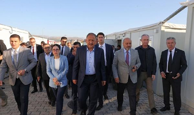 Bakan Özhaseki Kahramanmaraş'ta: İnşallah bu yaraları saracağız