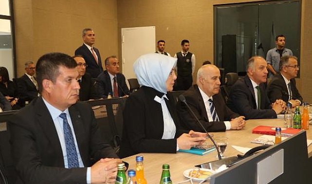 Bakan Tekin: Okullar açılmadan deprem öncesi koşullara kavuşacağız