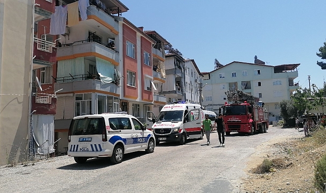 Banyoda kilitli kalan adamın imdadına itfaiye yetişti
