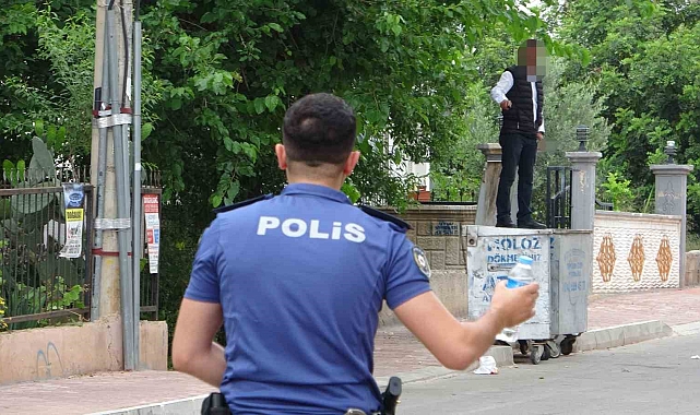Bıçağı boğazına dayayıp korku dolu anlar yaşattı !