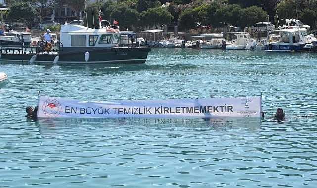 Bodrum'da denizin dibinden 10 ton 'katı atık' çıkarıldı