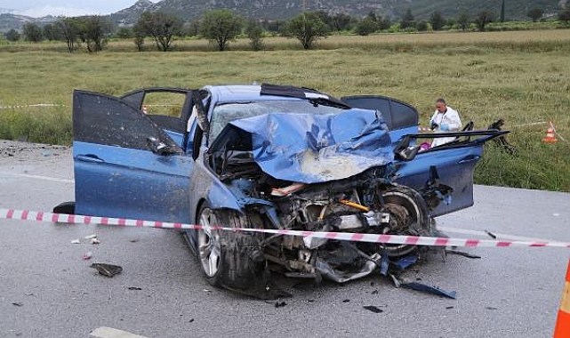 Burdur'da kontrolden çıkan otomobil, refüjü aşıp ciple çarpıştı: 5 ölü, 5 yaralı