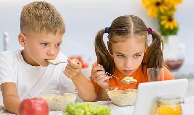 "Çocuklarda obezite büyüme hormonunu baskılıyor"