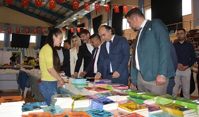 Eğitim Şenliği Kitap Fuarı ile başladı