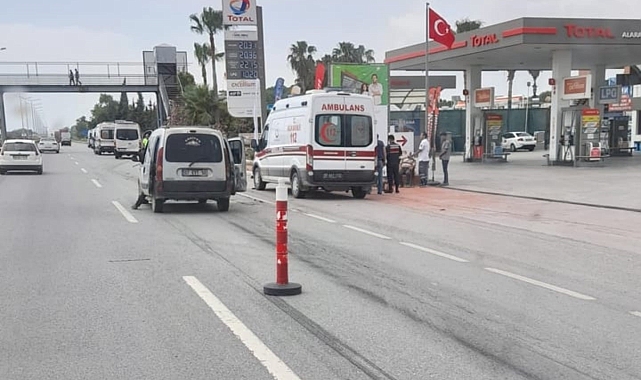 Fren yapan minibüs otoyolu birbirine kattı: 2'si turist 6 yaralı