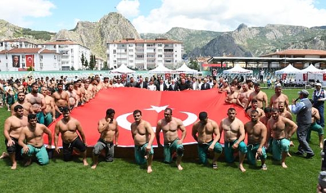 Karakucak Güreşleri'nde başpehlivan Rıza Yıldırım oldu