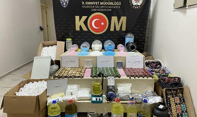 Kedi-köpek maması ambalajında sahte vücut geliştirme ilaçları ele geçirildi