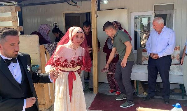 Konteyner kentten gelin çıktı