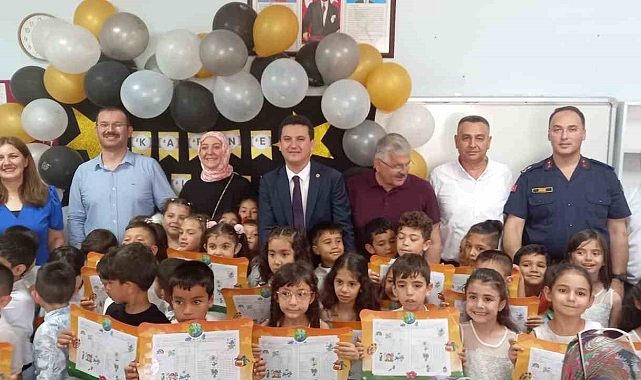 Kumluca'da 15 bin 849 öğrenci karne sevinci yaşadı