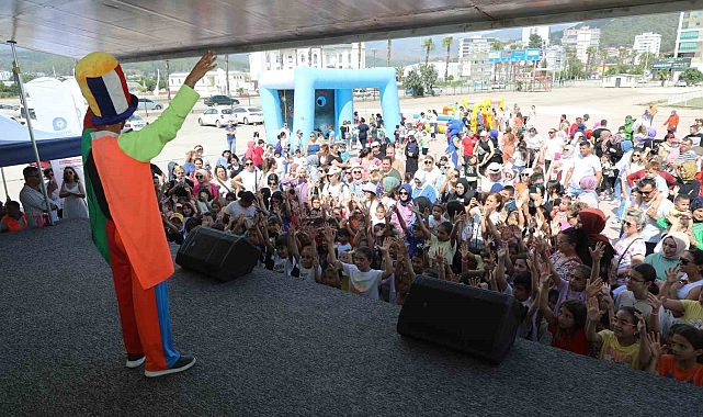 Kumlucalı çocukları Büyükşehir eğlendirdi