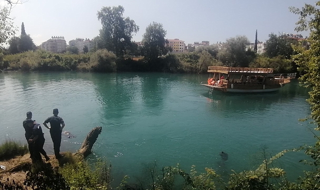 Manavgat Irmağı'nda sürüklenen kadın cesedi ekipleri harekete geçirdi