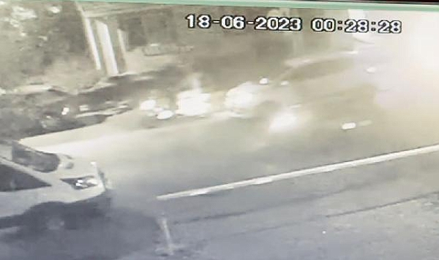 Motosikletli saldırganların eve ateş açtıkları anlar kamerada