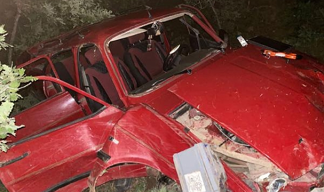 Otomobil şarampole devrildi: 1 ölü, 2 yaralı