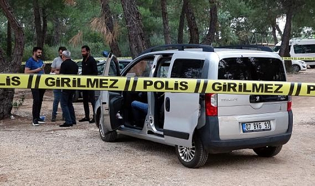 Park halindeki hafif ticari aracın şoför koltuğunda ölü bulundu !