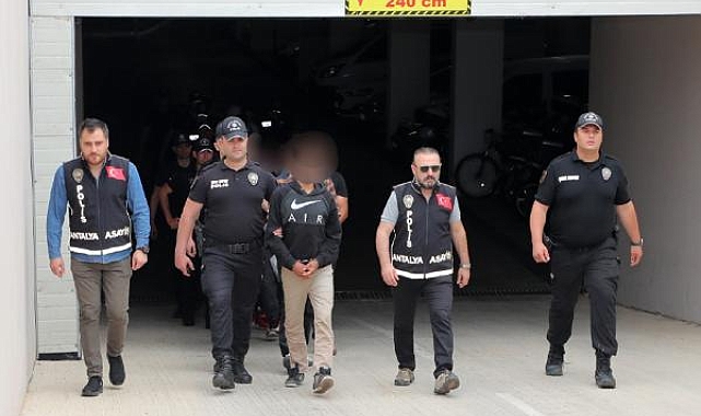 Polis aranan 60 kişiyi yakaladı