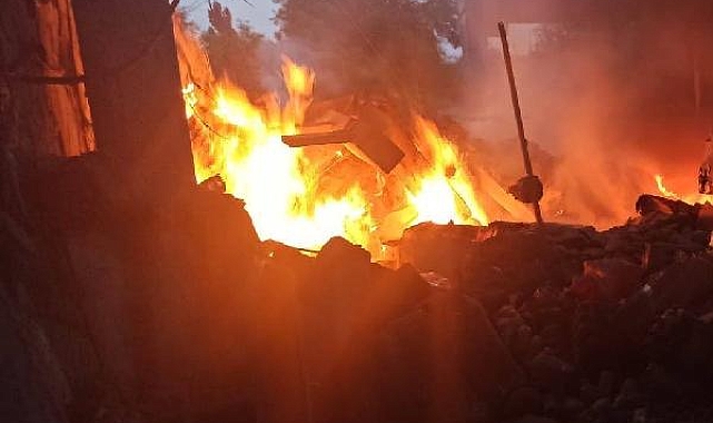 Rusya'nın Kryvyi Rih'e hava saldırısında 3 kişi öldü