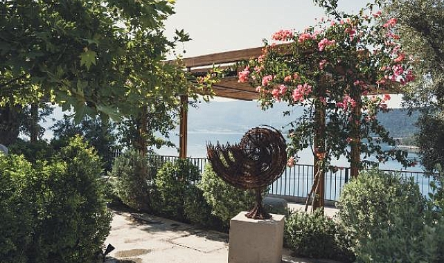 Sanat galerisi Perrotin'in, 'French Delights' sergisinin eserleri Bodrum'da yerini aldı