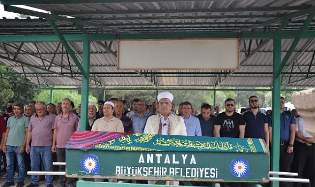 Şehit öğretmenin annesi toprağa verildi