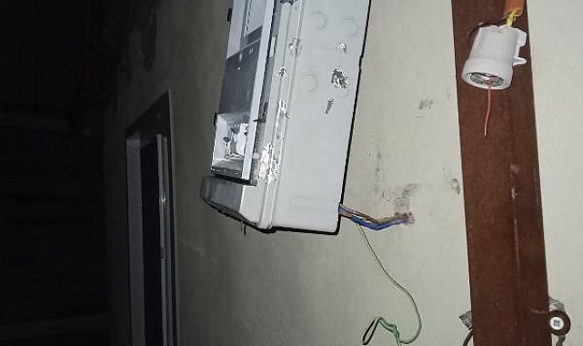 Şiddet gören kadın evinin önüne barikat kurdu; 'Ben bir ölü adayıyım'
