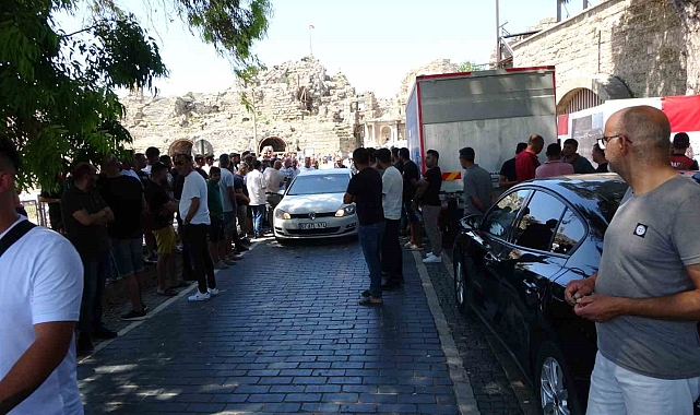 Side Antik Kenti'nde eylem yaptılar, ambulansa bile yol vermediler