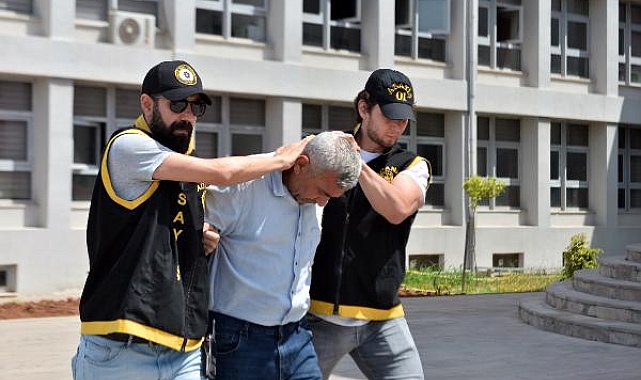 Tartıştığı dolmuş şoförünü, oğluyla yolunu kesip bıçakladı