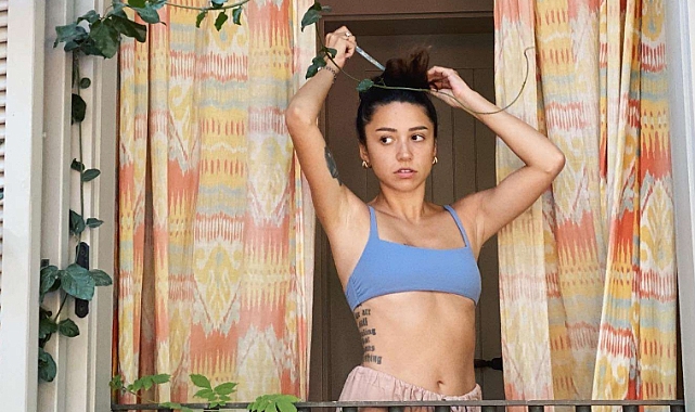 ZEYNEP BASTIK’TAN YENİ KLİP: “EYVAH”