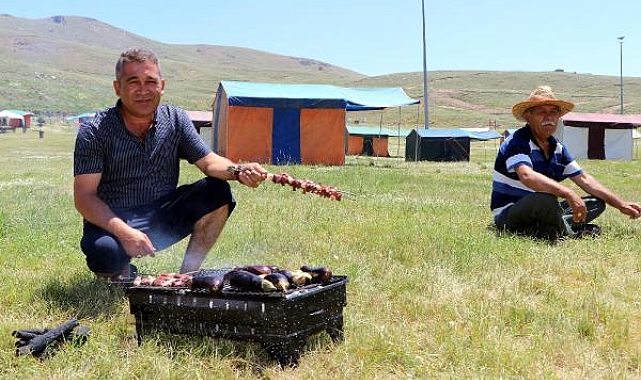 2 bin 200 metredeki yaylada çadır tatili