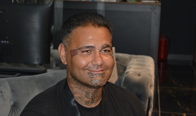 30 yıl önce ABD'li çifte evlatlık verilen Armağan, Türkiye'ye gelip ailesini buldu