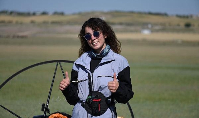 Adana'dan Mersin'e paramotor ile uçtu