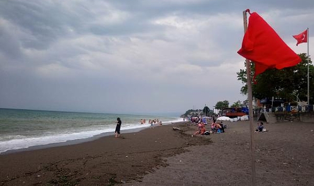 Akçakoca'da denize girmek yasaklandı