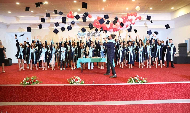 ALKÜ Diş Hekimliği Fakültesi ilk mezunlarını verdi