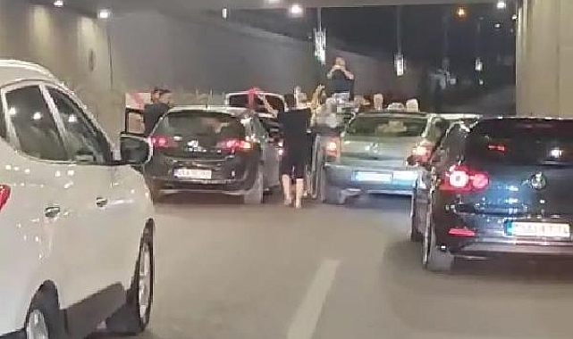 Alt geçidi kapatıp halay çeken düğün konvoyundaki sürücülere ceza