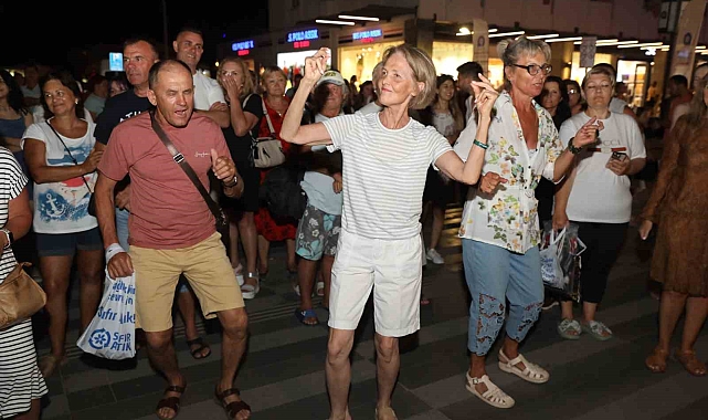Antalya Büyükşehir Belediyesi'nin yaz etkinlikleri sürüyor