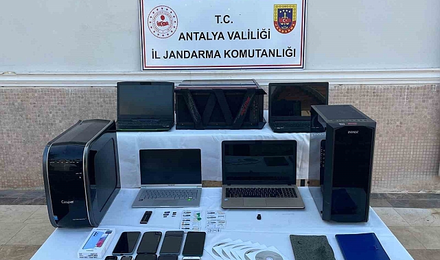 Antalya&#039;da bilişim dolandırıcısı 6 şüpheli yakalandı