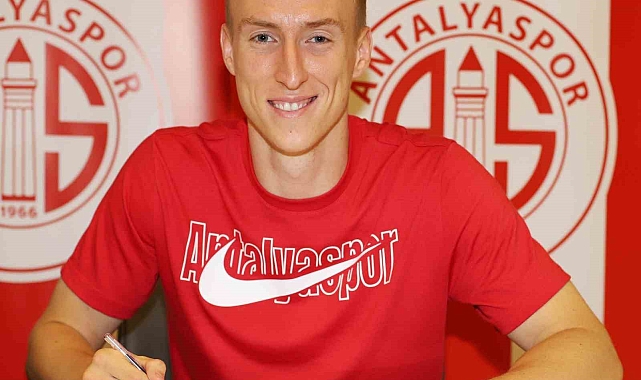 Antalyaspor, Adam Buksa'yı transfer etti