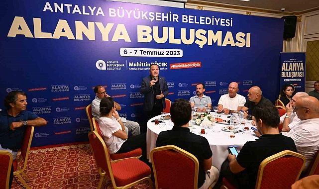 Başkan Böcek, Alanya'da turizmcilerle bir araya geldi