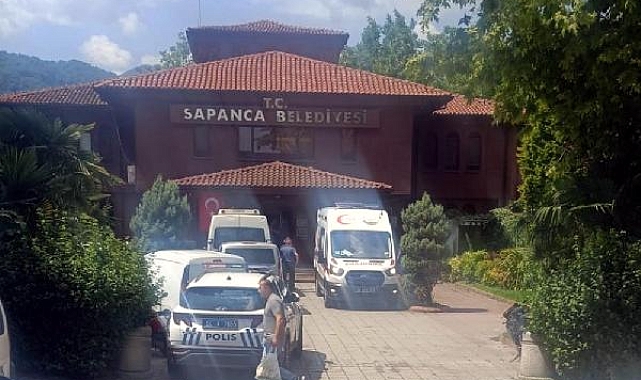 Belediye başkanının makam odasında silahlı saldırıya uğradı